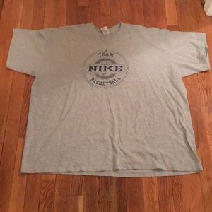 2 men’s Nike t shirts